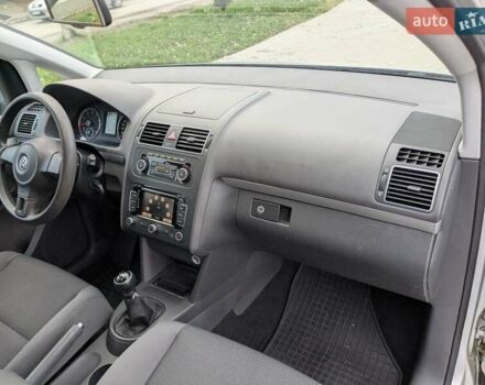 Серый Фольксваген Туран, объемом двигателя 1.4 л и пробегом 274 тыс. км за 7500 $, фото 34 на Automoto.ua