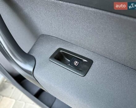 Серый Фольксваген Туран, объемом двигателя 1.4 л и пробегом 167 тыс. км за 9999 $, фото 84 на Automoto.ua