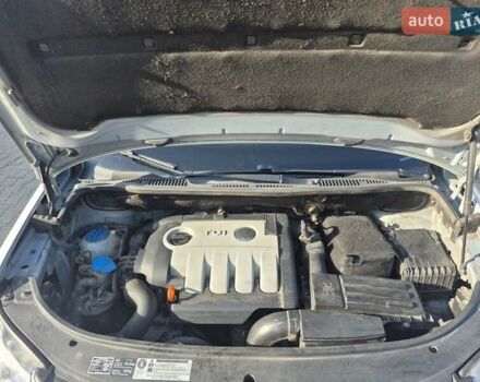 Серый Фольксваген Туран, объемом двигателя 1.9 л и пробегом 238 тыс. км за 9200 $, фото 20 на Automoto.ua