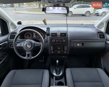 Серый Фольксваген Туран, объемом двигателя 1.4 л и пробегом 167 тыс. км за 9999 $, фото 57 на Automoto.ua