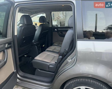 Серый Фольксваген Туран, объемом двигателя 1.97 л и пробегом 296 тыс. км за 10500 $, фото 24 на Automoto.ua