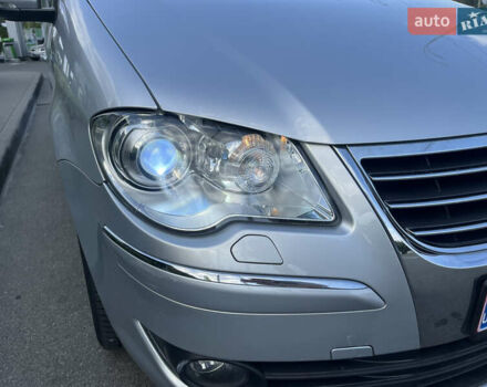 Серый Фольксваген Туран, объемом двигателя 1.4 л и пробегом 179 тыс. км за 8500 $, фото 3 на Automoto.ua