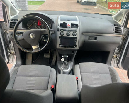 Серый Фольксваген Туран, объемом двигателя 1.4 л и пробегом 179 тыс. км за 8500 $, фото 28 на Automoto.ua