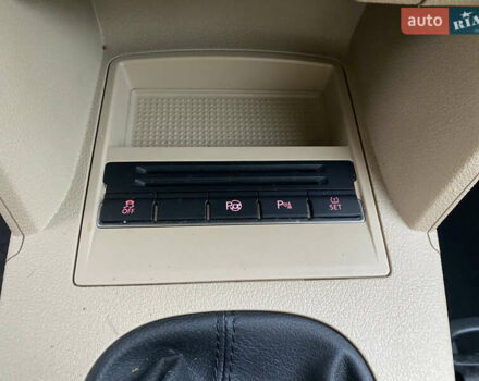 Серый Фольксваген Туран, объемом двигателя 1.39 л и пробегом 168 тыс. км за 9500 $, фото 62 на Automoto.ua