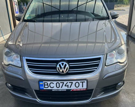 Серый Фольксваген Туран, объемом двигателя 1.97 л и пробегом 296 тыс. км за 10500 $, фото 31 на Automoto.ua