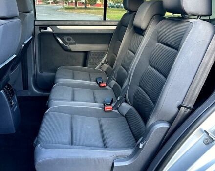 Сірий Фольксваген Туран, об'ємом двигуна 1.4 л та пробігом 136 тис. км за 8500 $, фото 6 на Automoto.ua