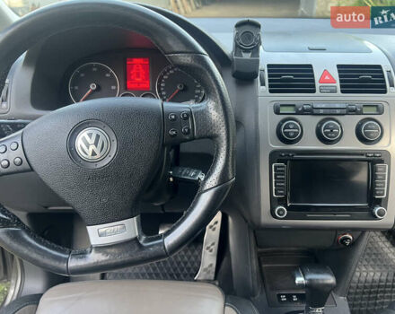 Серый Фольксваген Туран, объемом двигателя 1.97 л и пробегом 296 тыс. км за 10500 $, фото 27 на Automoto.ua