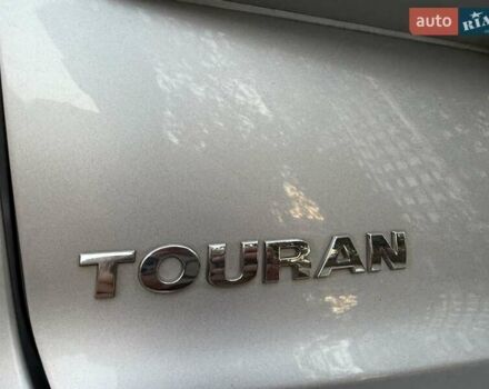 Серый Фольксваген Туран, объемом двигателя 1.4 л и пробегом 167 тыс. км за 9999 $, фото 32 на Automoto.ua