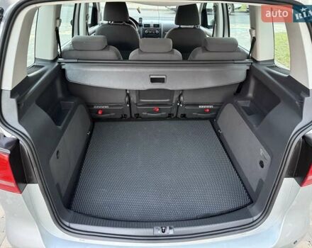 Серый Фольксваген Туран, объемом двигателя 1.4 л и пробегом 167 тыс. км за 9999 $, фото 53 на Automoto.ua