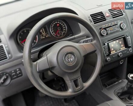 Серый Фольксваген Туран, объемом двигателя 1.4 л и пробегом 274 тыс. км за 7500 $, фото 16 на Automoto.ua