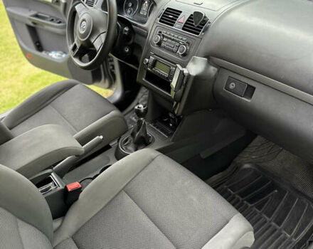 Серый Фольксваген Туран, объемом двигателя 1.6 л и пробегом 280 тыс. км за 10850 $, фото 2 на Automoto.ua