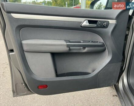 Серый Фольксваген Туран, объемом двигателя 1.4 л и пробегом 198 тыс. км за 8800 $, фото 28 на Automoto.ua