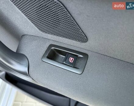 Серый Фольксваген Туран, объемом двигателя 1.4 л и пробегом 167 тыс. км за 9999 $, фото 62 на Automoto.ua