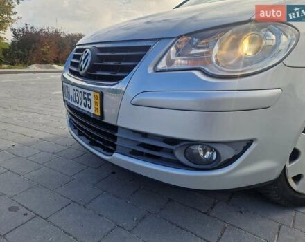 Серый Фольксваген Туран, объемом двигателя 1.4 л и пробегом 196 тыс. км за 6400 $, фото 4 на Automoto.ua