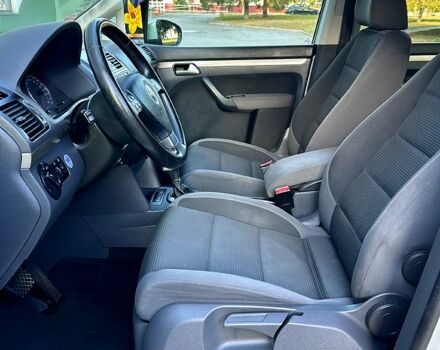 Сірий Фольксваген Туран, об'ємом двигуна 1.4 л та пробігом 136 тис. км за 8500 $, фото 4 на Automoto.ua