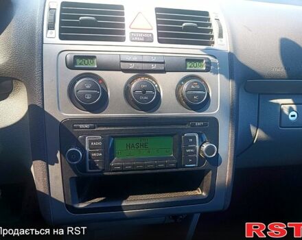 Серый Фольксваген Туран, объемом двигателя 1.4 л и пробегом 228 тыс. км за 7300 $, фото 6 на Automoto.ua