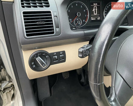 Серый Фольксваген Туран, объемом двигателя 1.39 л и пробегом 168 тыс. км за 9500 $, фото 59 на Automoto.ua