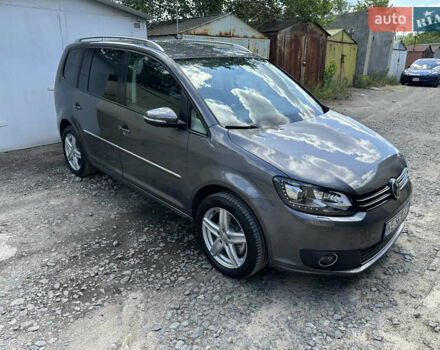 Серый Фольксваген Туран, объемом двигателя 1.97 л и пробегом 320 тыс. км за 12500 $, фото 1 на Automoto.ua