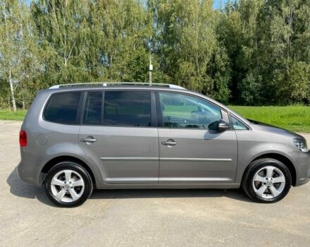 Сірий Фольксваген Туран, об'ємом двигуна 2 л та пробігом 178 тис. км за 3150 $, фото 3 на Automoto.ua