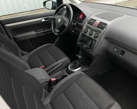 Серый Фольксваген Туран, объемом двигателя 1.4 л и пробегом 221 тыс. км за 7900 $, фото 3 на Automoto.ua