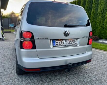 Сірий Фольксваген Туран, об'ємом двигуна 2 л та пробігом 226 тис. км за 4800 $, фото 12 на Automoto.ua