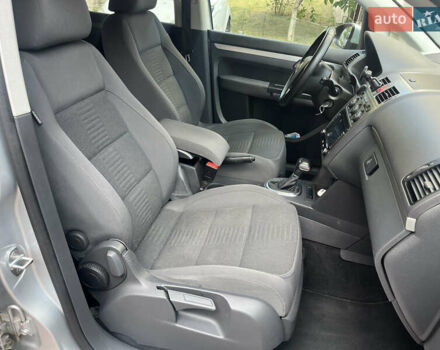 Серый Фольксваген Туран, объемом двигателя 1.4 л и пробегом 179 тыс. км за 8500 $, фото 32 на Automoto.ua