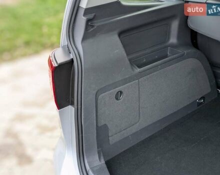 Серый Фольксваген Туран, объемом двигателя 1.4 л и пробегом 274 тыс. км за 7500 $, фото 35 на Automoto.ua