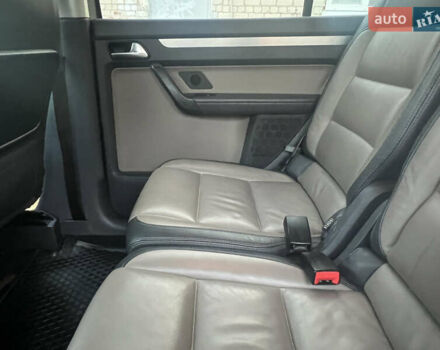 Серый Фольксваген Туран, объемом двигателя 1.97 л и пробегом 296 тыс. км за 10500 $, фото 13 на Automoto.ua