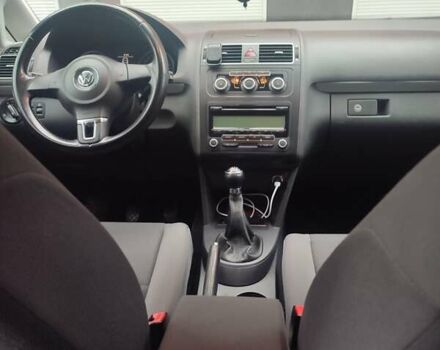 Сірий Фольксваген Туран, об'ємом двигуна 1.6 л та пробігом 247 тис. км за 9800 $, фото 6 на Automoto.ua