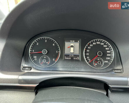 Серый Фольксваген Туран, объемом двигателя 1.97 л и пробегом 320 тыс. км за 12500 $, фото 9 на Automoto.ua
