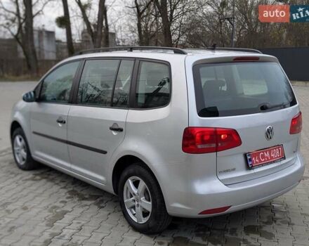 Серый Фольксваген Туран, объемом двигателя 1.4 л и пробегом 274 тыс. км за 7500 $, фото 3 на Automoto.ua