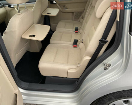 Серый Фольксваген Туран, объемом двигателя 1.39 л и пробегом 168 тыс. км за 9500 $, фото 49 на Automoto.ua