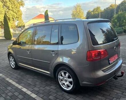 Серый Фольксваген Туран, объемом двигателя 1.6 л и пробегом 284 тыс. км за 9600 $, фото 2 на Automoto.ua