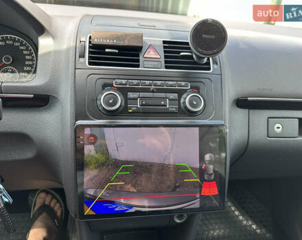 Серый Фольксваген Туран, объемом двигателя 1.97 л и пробегом 320 тыс. км за 12500 $, фото 10 на Automoto.ua