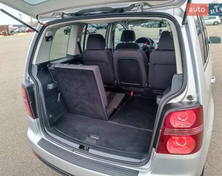 Серый Фольксваген Туран, объемом двигателя 1.4 л и пробегом 195 тыс. км за 7800 $, фото 11 на Automoto.ua