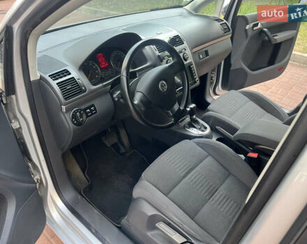 Серый Фольксваген Туран, объемом двигателя 1.4 л и пробегом 179 тыс. км за 8500 $, фото 22 на Automoto.ua