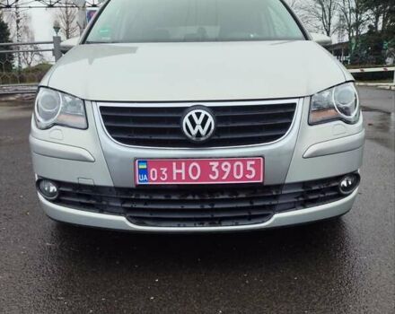 Сірий Фольксваген Туран, об'ємом двигуна 1.6 л та пробігом 250 тис. км за 8600 $, фото 1 на Automoto.ua