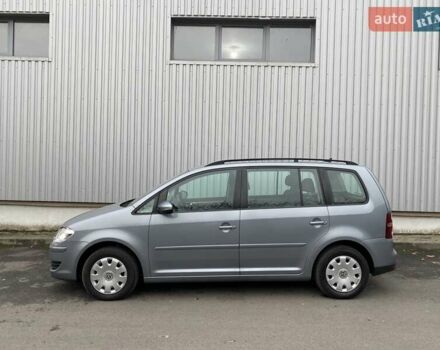 Серый Фольксваген Туран, объемом двигателя 1.4 л и пробегом 220 тыс. км за 7900 $, фото 5 на Automoto.ua