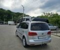 Серый Фольксваген Туран, объемом двигателя 1.6 л и пробегом 287 тыс. км за 7700 $, фото 2 на Automoto.ua
