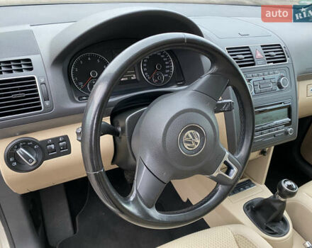 Серый Фольксваген Туран, объемом двигателя 1.39 л и пробегом 168 тыс. км за 9500 $, фото 60 на Automoto.ua