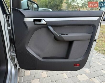 Серый Фольксваген Туран, объемом двигателя 1.4 л и пробегом 167 тыс. км за 9999 $, фото 87 на Automoto.ua