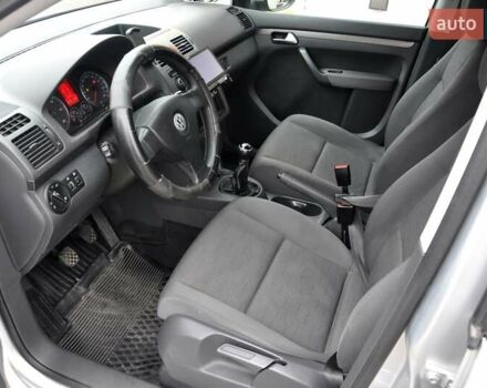 Сірий Фольксваген Туран, об'ємом двигуна 1.9 л та пробігом 172 тис. км за 6999 $, фото 14 на Automoto.ua