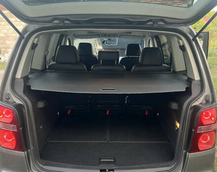 Серый Фольксваген Туран, объемом двигателя 1.97 л и пробегом 296 тыс. км за 10500 $, фото 21 на Automoto.ua