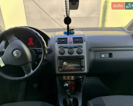 Сірий Фольксваген Туран, об'ємом двигуна 1.4 л та пробігом 238 тис. км за 7200 $, фото 13 на Automoto.ua