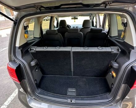 Серый Фольксваген Туран, объемом двигателя 1.4 л и пробегом 178 тыс. км за 8500 $, фото 6 на Automoto.ua