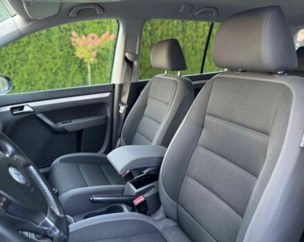 Сірий Фольксваген Туран, об'ємом двигуна 2 л та пробігом 226 тис. км за 4800 $, фото 15 на Automoto.ua