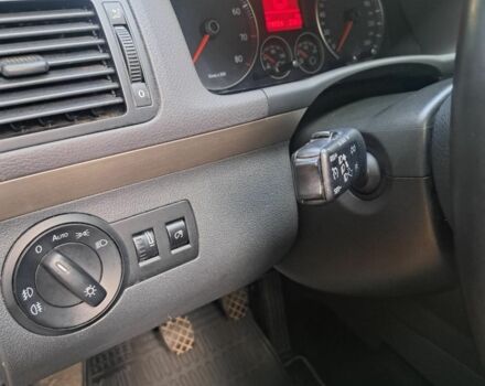 Серый Фольксваген Туран, объемом двигателя 1.4 л и пробегом 216 тыс. км за 4300 $, фото 3 на Automoto.ua