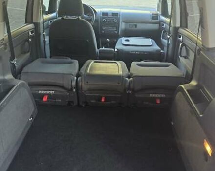 Серый Фольксваген Туран, объемом двигателя 1.6 л и пробегом 284 тыс. км за 9600 $, фото 33 на Automoto.ua