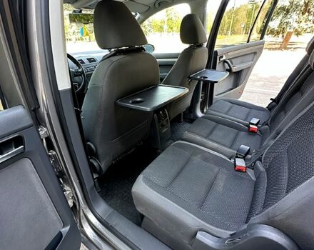 Серый Фольксваген Туран, объемом двигателя 1.4 л и пробегом 178 тыс. км за 8500 $, фото 7 на Automoto.ua