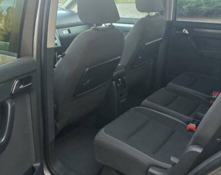 Серый Фольксваген Туран, объемом двигателя 1.6 л и пробегом 284 тыс. км за 9600 $, фото 18 на Automoto.ua